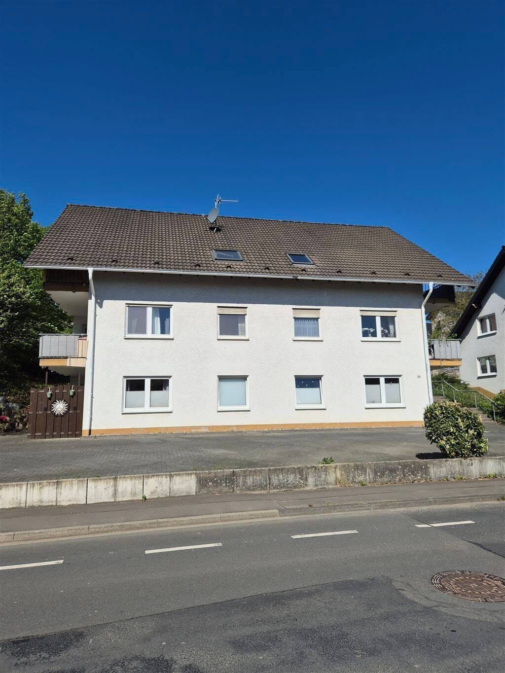 Immobilie in Waldbröl - 5-Parteienhaus mit 7 Stellplätzen - Bild 1