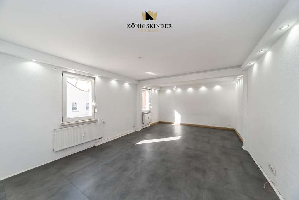 Immobilie in Bönnigheim - Mehrfamilienhaus mit freier EG-Wohnung und zusätzlicher Nutzfläche in Bönnigheim - Bild 1