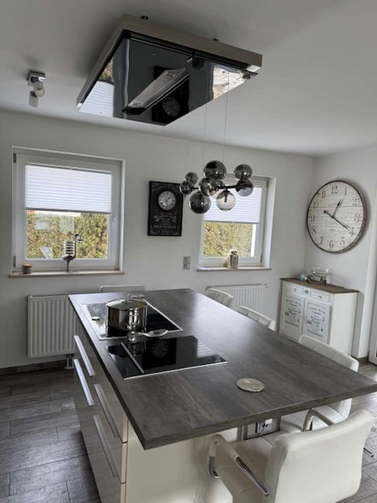 Immobilie in Markt Schwaben - Exklusiver Bungalow mit Pool, Lounge und luxuriöser Ausstattung – provisionsfrei - Bild 2