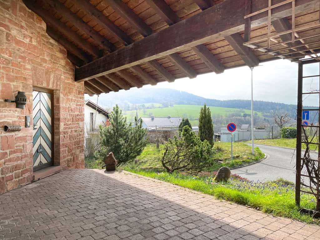 Immobilie in Kirchzell - Einfamilienhaus mit Garage und Garten - viel Potenzial in ruhiger Lage - Bild 2