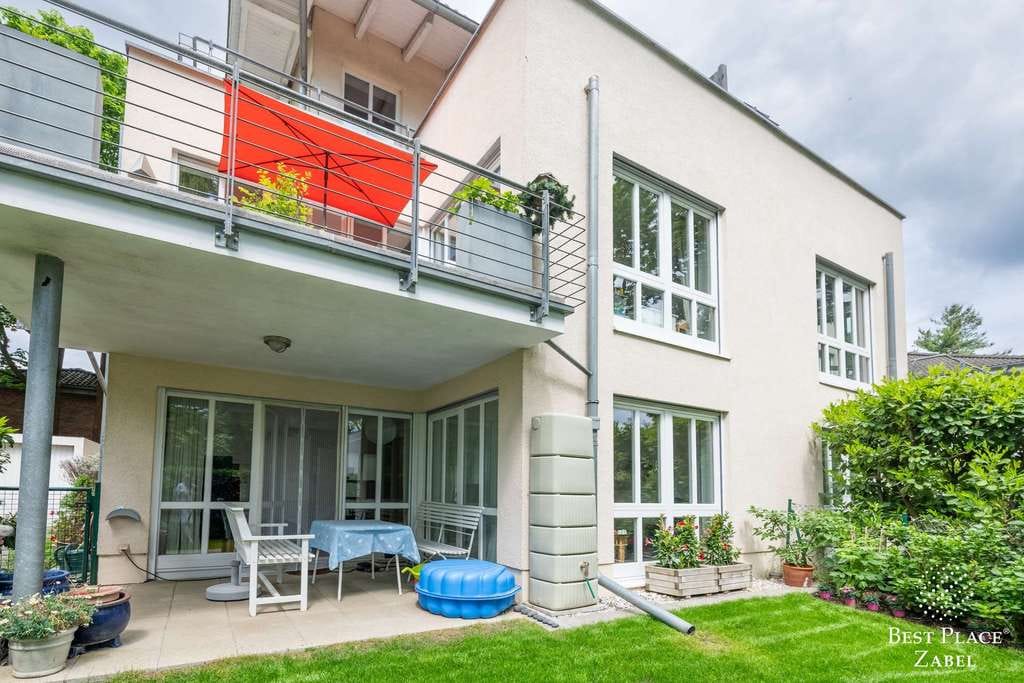 Immobilie in Kleinmachnow - Moderne Doppelhaushälfte mit flexiblem Raumkonzept - Wohnen, Arbeiten oder Familienleben! - Bild 2