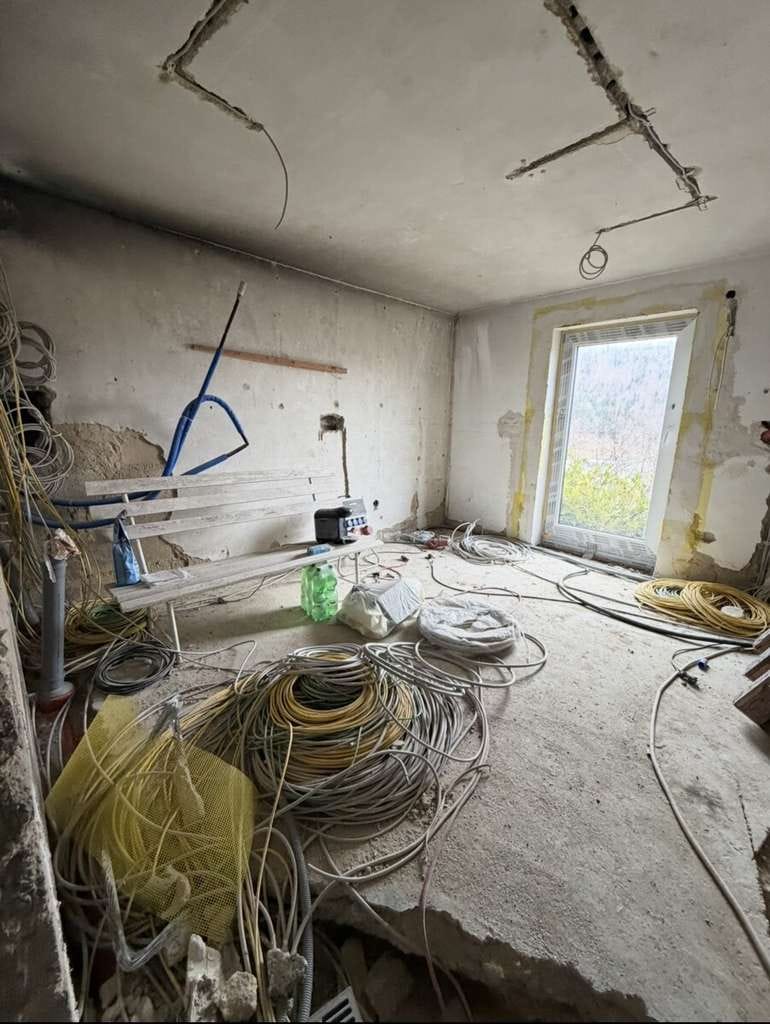 Immobilie in Schelklingen - Traumhafte Aussicht trifft Sanierungsobjekt–EFH mit Einliegerwhg - Bild 3