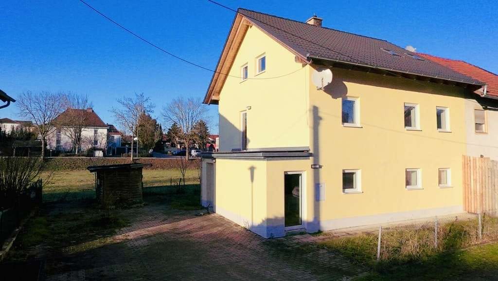 Immobilie in Simbach - Modern sanierte Doppelhaushälfte - Wohnkomfort auf drei Ebenen - Bild 0