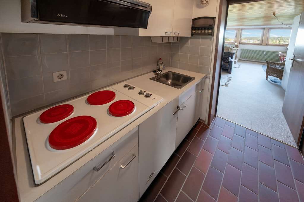 Immobilie in Schönwald im Schwarzwald - Dachgeschosswohnung mit traumhaftem Ausblick - Bild 4