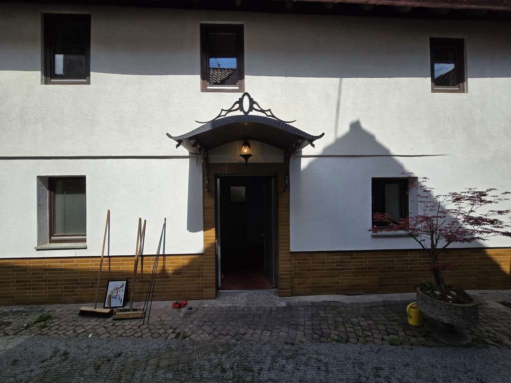 Immobilie in Heuchelheim bei Frankenthal - Vielseitiges Anwesen mit Innenhof, Scheune und großem Potenzial - Bild 2