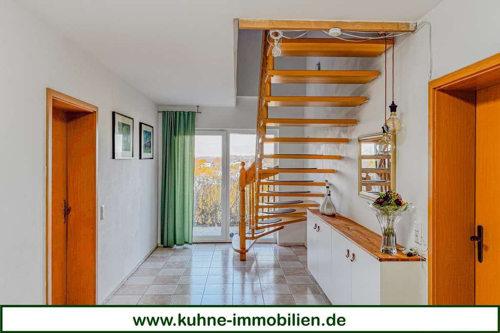 Immobilie in Müschenbach - Zweifamilienhaus mit Charme und Platz für eigene Ideen - Bild 1