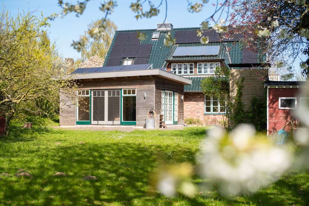 Immobilie in Dersau - Frühling am Großen Plöner See: Großes, modernes Haus für die ganze Familie - Bild 1
