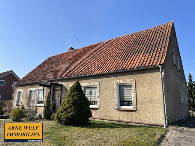 Immobilie in Rom - Einfamilienhaus in Paarsch bei Parchim2832m² Grundstück in Dorfrandlage - Bild 1