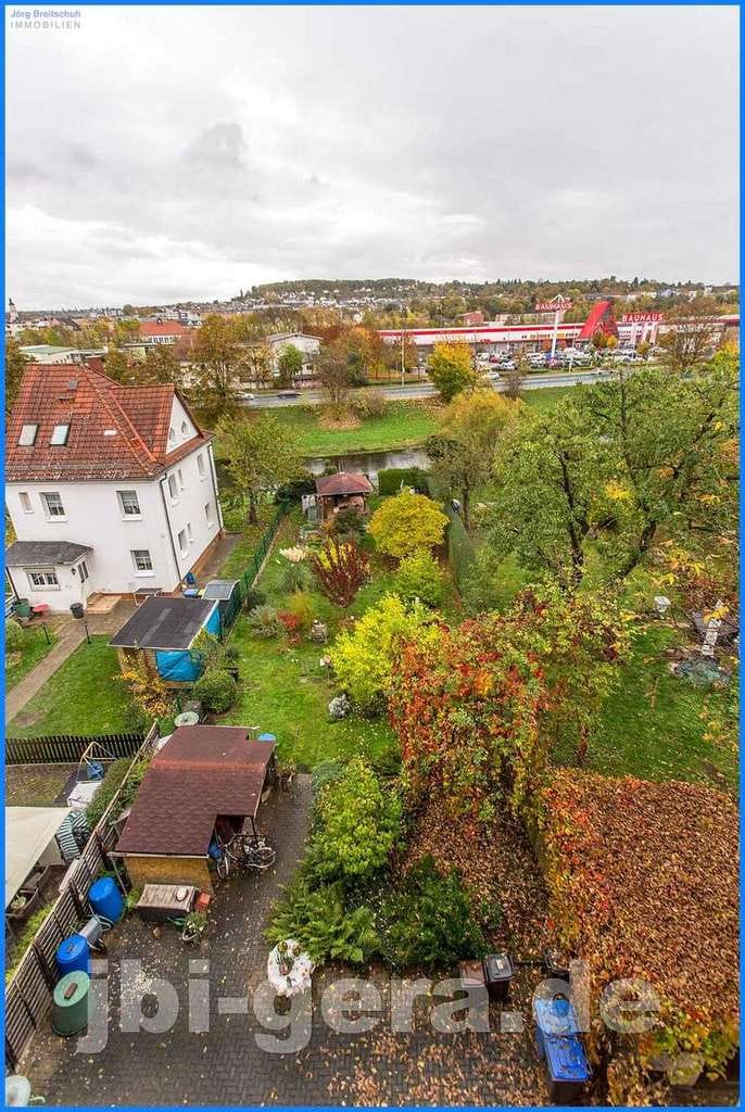 Immobilie in Gera - Mehrfamilienhaus mit Balkonen, Gartengrundstück in Gera-Debschwitz Energiewert 75,5 - Bild 2