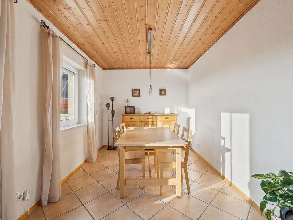 Immobilie in Waldbüttelbrunn - Gepflegtes Zweifamilienhaus in Waldbüttelbrunn - Bild 4