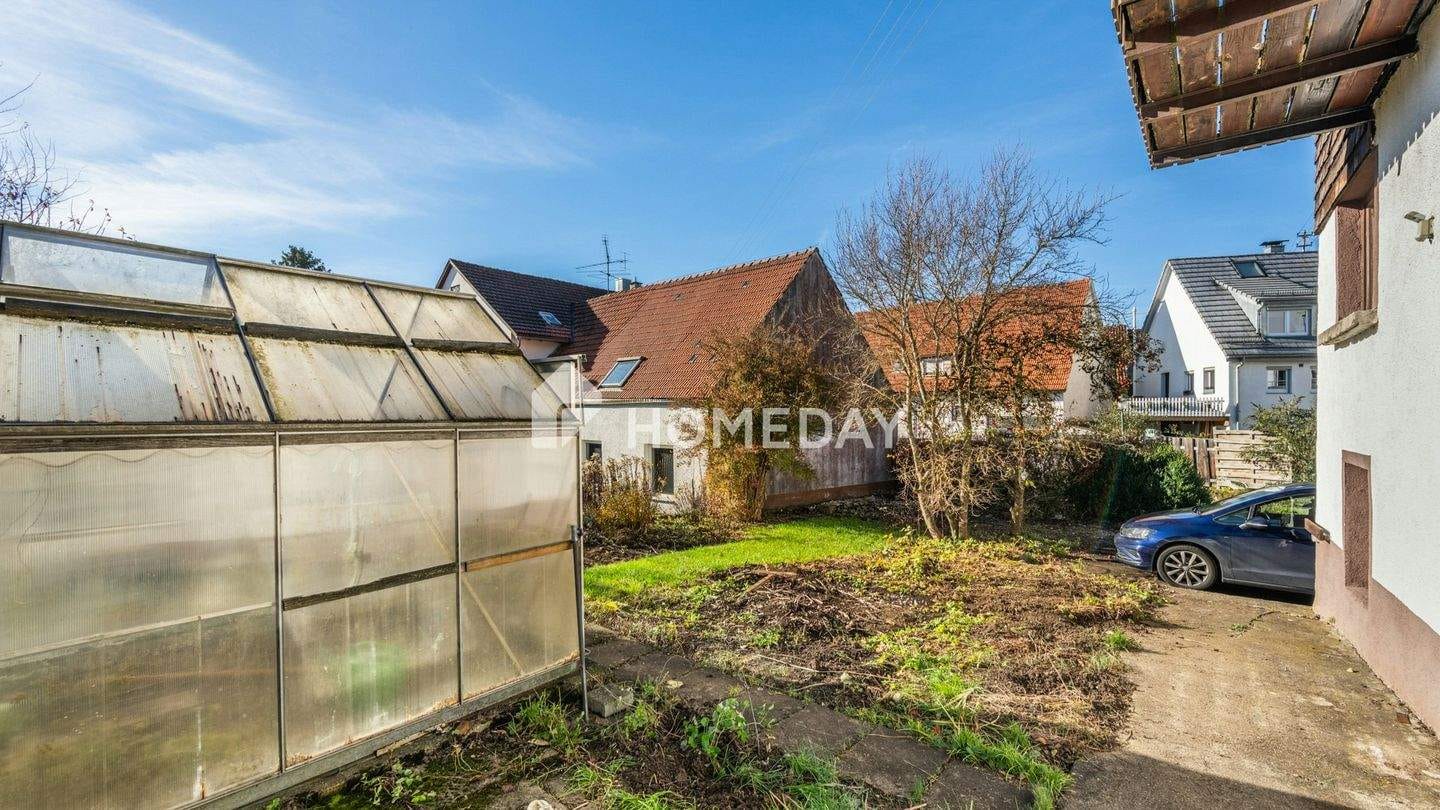 Immobilie in Bad Urach - Freistehendes Einfamilienhaus in Hanglage mit Geschichte und Charakter - Bild 1