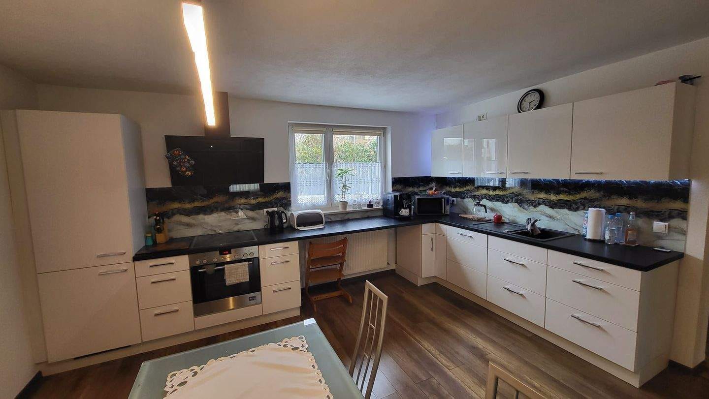 Immobilie in Obertrubach - Einfamilienhaus mit großen Garagen/Hallen - ideal für Handwerker!!! - Bild 2