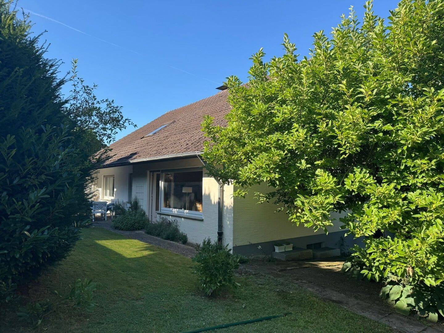 Immobilie in Dörentrup - Ruhig wohnen & Natur genießen - Einfamilienhaus mit idyllischer Gartenoase - Bild 1