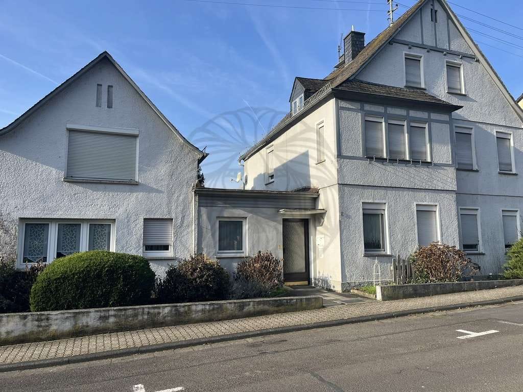 Immobilie in Nassau - Nassau: Mehrfamilienhaus mit vielen Möglichkeiten und tollem Ausblick! - Bild 0