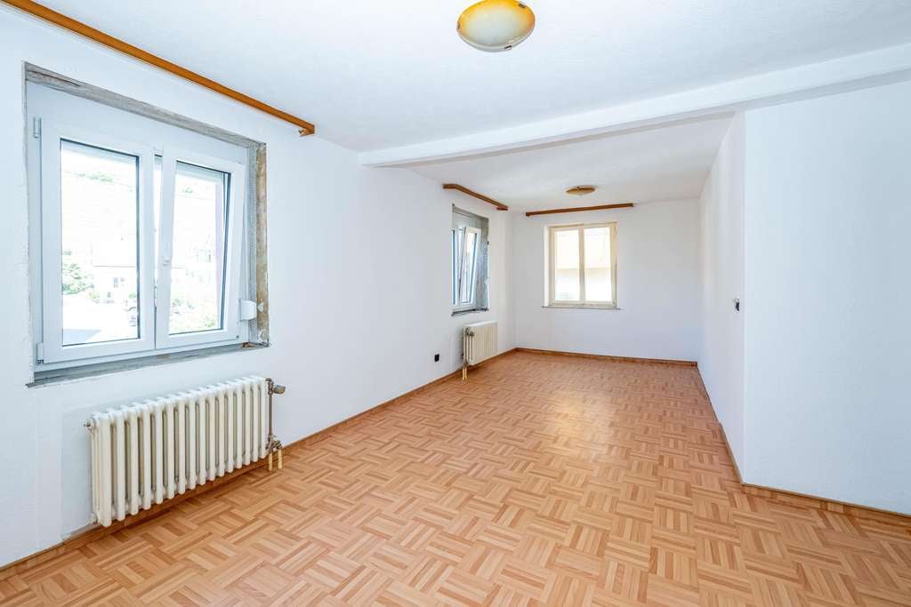 Immobilie in Vogtsburg im Kaiserstuhl - Historische Hofanlage im Herzen von Oberbergen - Liebhaberobjekt mit enormen Ausbaupotential - Bild 3