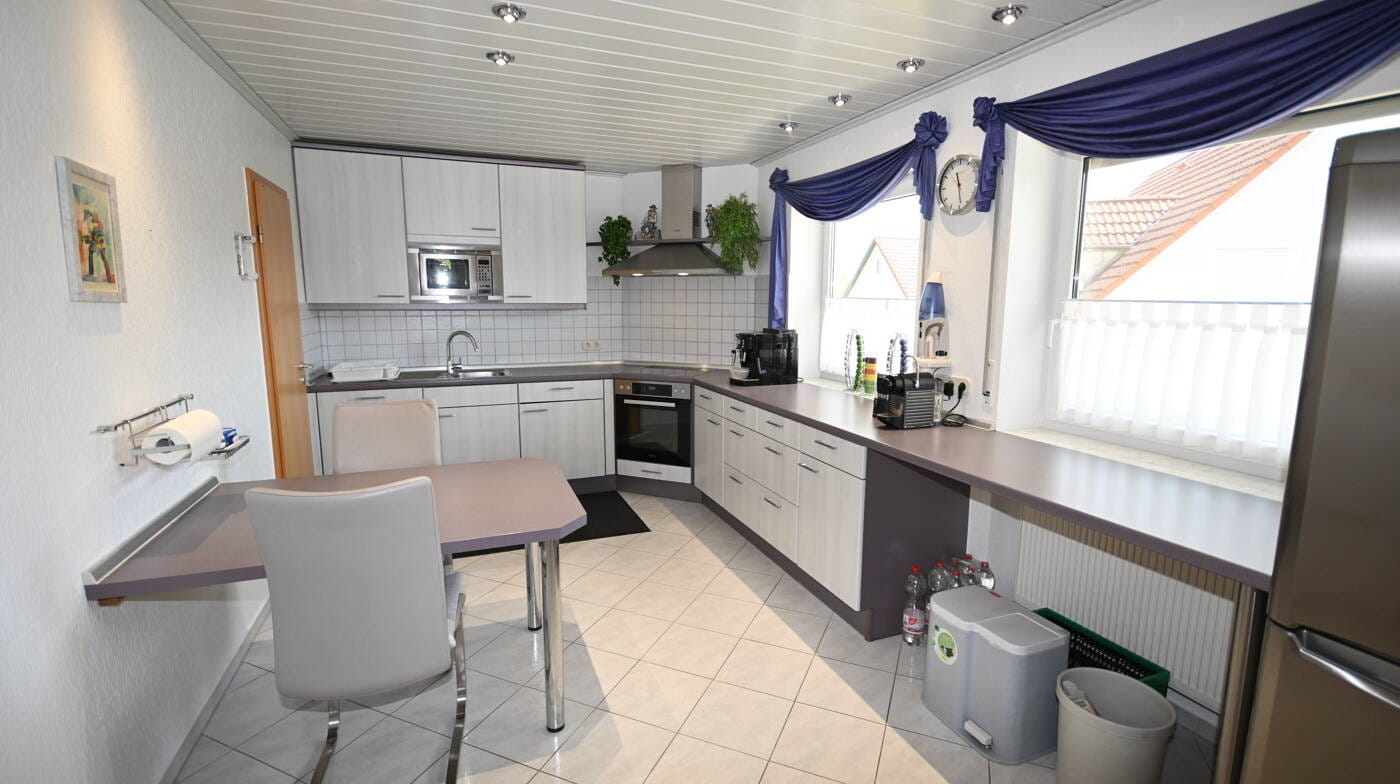 Immobilie in Lauterhofen - Sehr gepflegtes Einfamilienhaus mit großzügigem Platzangebot in Lauterhofen - Bild 2