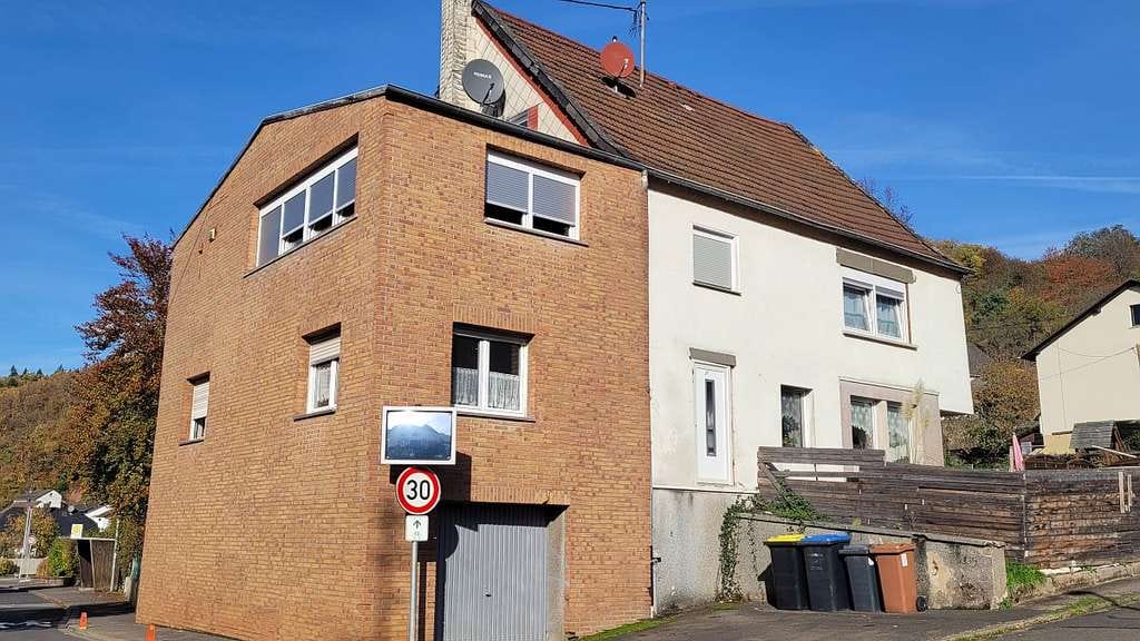 Immobilie in Bärenbach - Zweifamilienhaus mit großem Grundstück - Bild 1