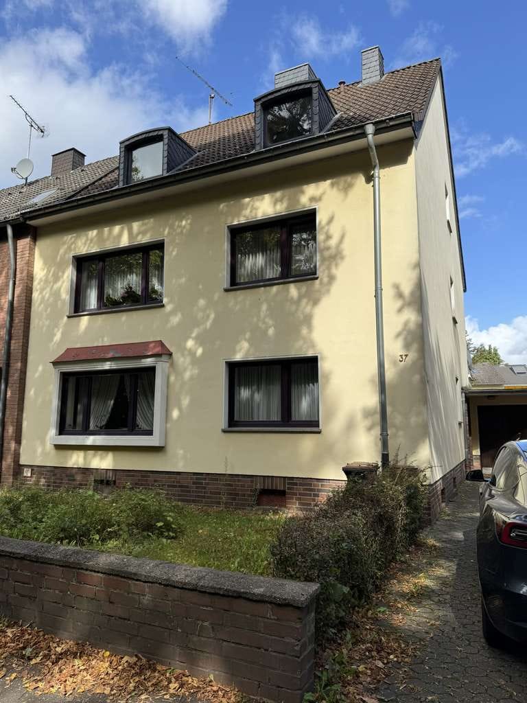 Immobilie in Brühl - Zweifamilienhaus mit Garage und Garten in Brühl – vielseitig nutzbar für Eigennutzer oder Kapitalanl - Bild 1