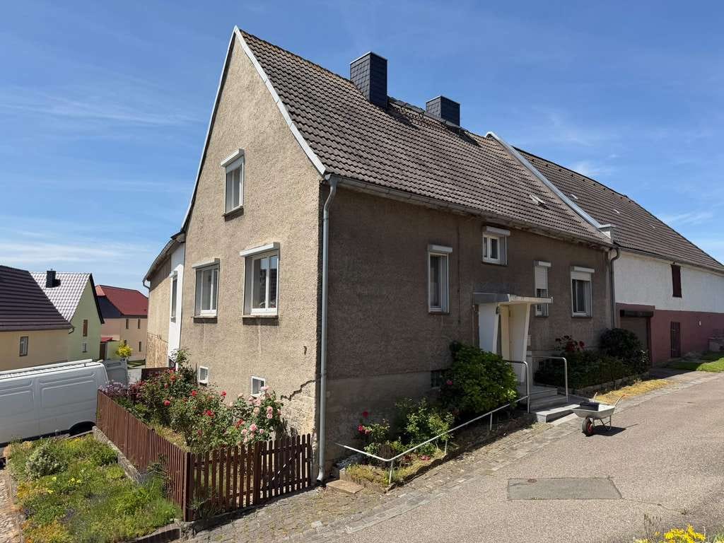 Immobilie in Nemsdorf-Göhrendorf - Ländliches Familienhaus mit Innenhof, Scheune und viel Potenzial in Nemsdorf - Bild 1