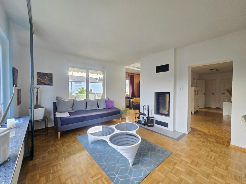 Immobilie in Langenfeld (Rheinland) - Maisonette mit Traumformat - zwei Kamine, Balkon im Terrassenstil und ein Wohnkonzept mit Seltenheitswert - Bild 0