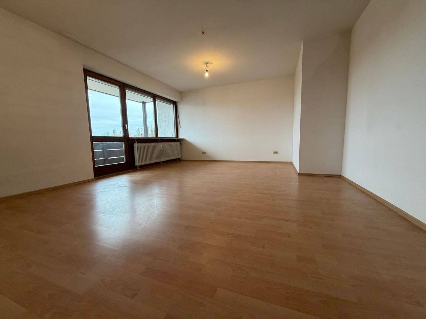 Immobilie in Landshut - CHARMANTE WOHNUNG MIT BALKON IN BEGEHRTER LAGE VON LANDSHUT - Bild 0