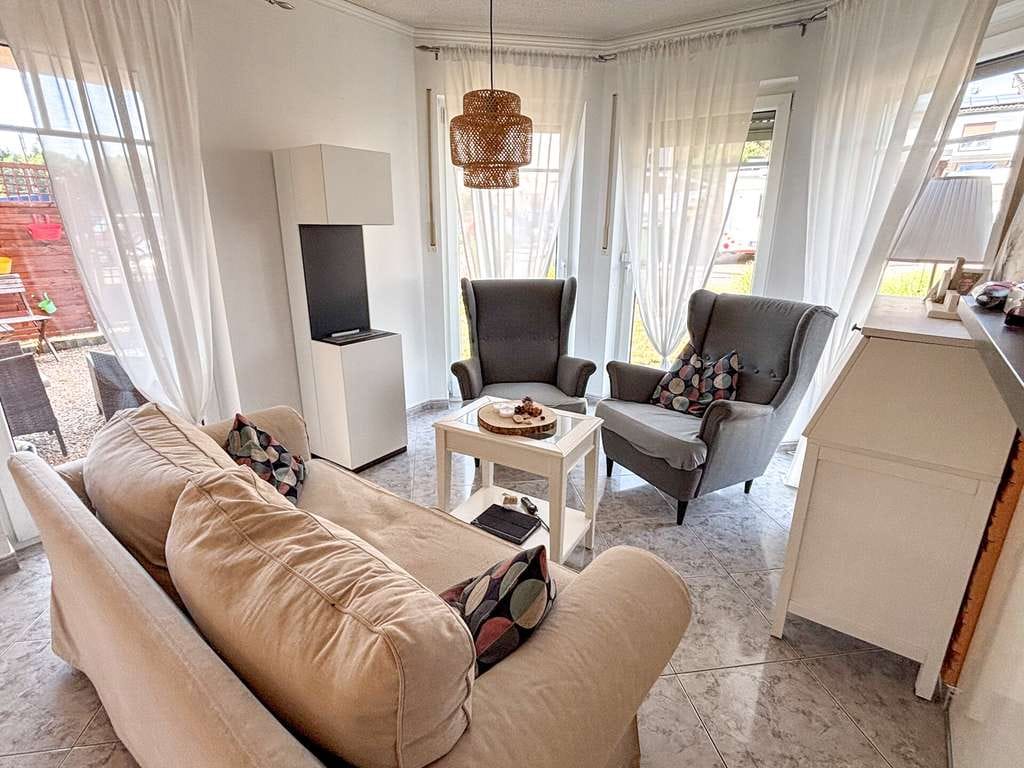 Immobilie in Dürrholz - Familienidylle im Grünen – großzügiges Einfamilienhaus mit Kamin, Garten und Pool - Bild 3