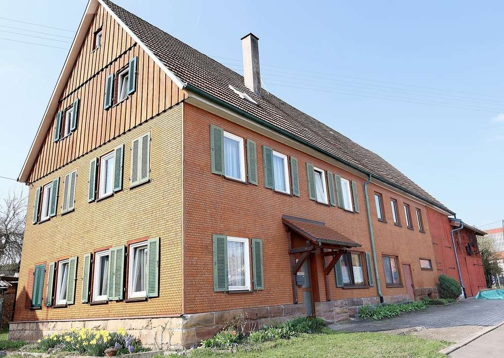 Immobilie in Wildberg - ZWEIFAMILIENHAUS MIT SCHEUNENANBAU UND  NEBENGEBÄUDE IN WILDBERG-SCHÖNBRONN - Bild 0