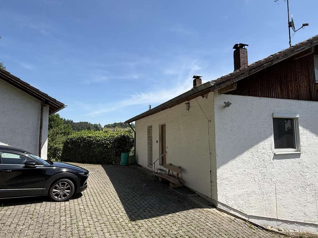 Immobilie in Simbach - Einfamilienhaus mit Nebengebäude, großem Garten und viel Potenzial in sonniger Randlage von Simbach - Bild 4