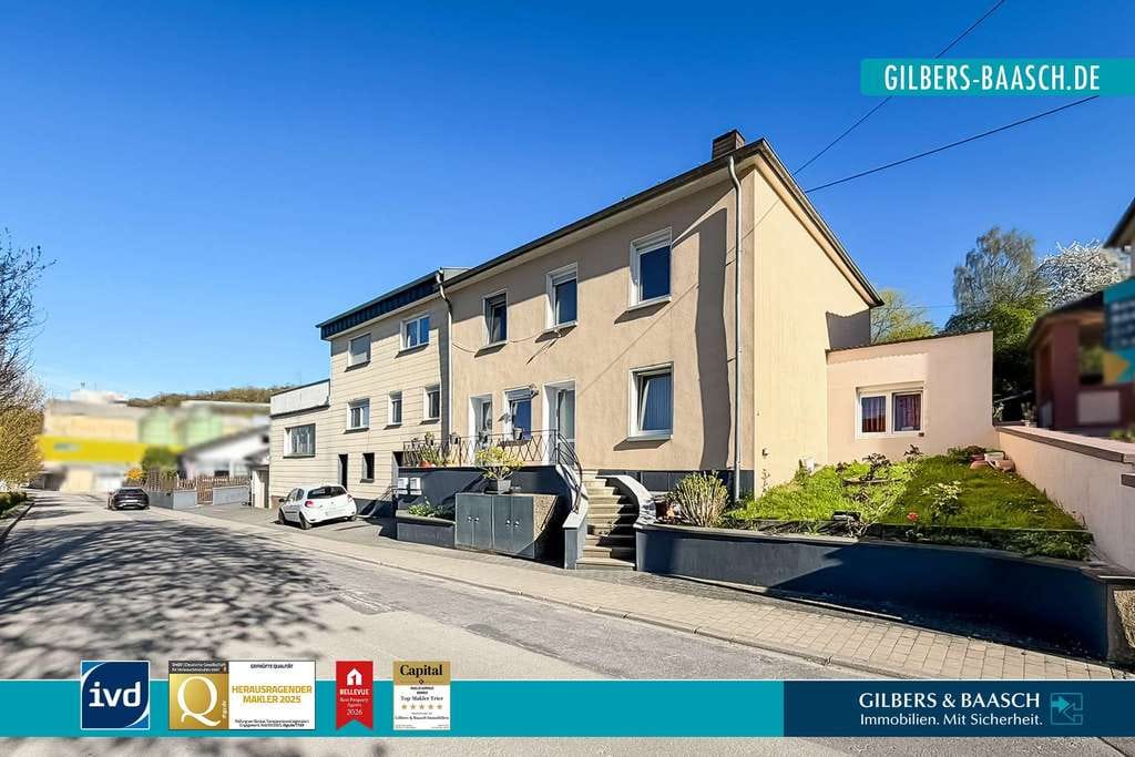 Immobilie in Wellen - Wellen: Wohn- und Geschäftshaus mit vier Wohnungen, einer Gewerbeeinheit und mehreren Garagen - Bild 0