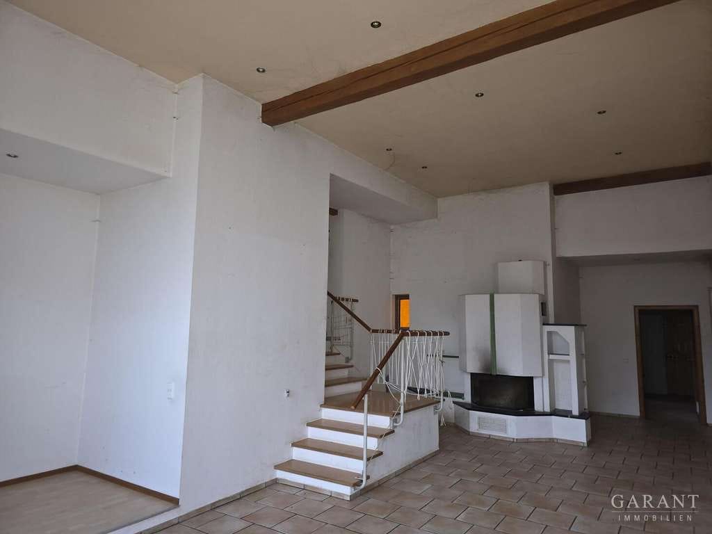 Immobilie in Trochtelfingen - Wohnhaus mit Ausbaureserve, Tenne und zusätzlichem Grundstück - Bild 2