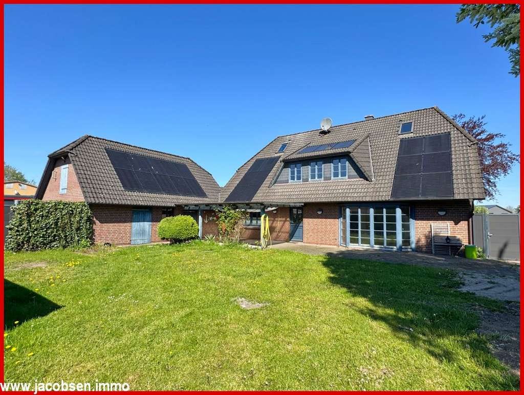 Immobilie in Jübek - Wohnen und Arbeiten unter einem Dach – vielseitiges Betriebsleiterhaus mit Potenzial - Bild 0