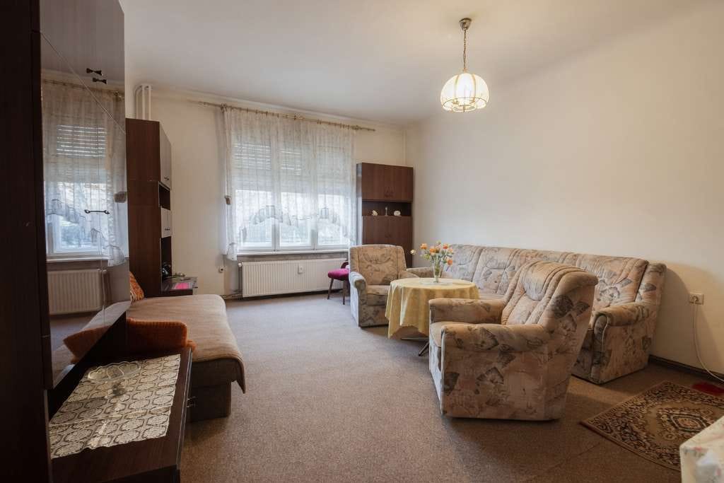 Immobilie in Hennigsdorf - Denkmalgeschützte Altbau EG-Wohnung mit viel Potenzial - Bild 2