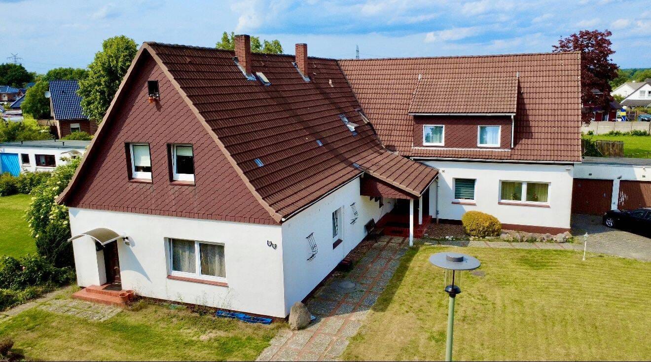 Immobilie in Bremerhaven - großzügiges Mehrfamilienhaus  mit unendlichem Potenzial - Bild 1