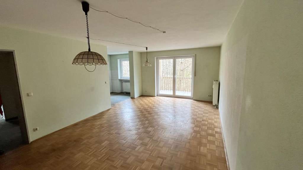 Immobilie in Freising - JETZT KEINE MIETE MEHR ZAHLEN!!! Charmante 3-Zimmer-Eigentumswohnung mit Balkon - Bild 1