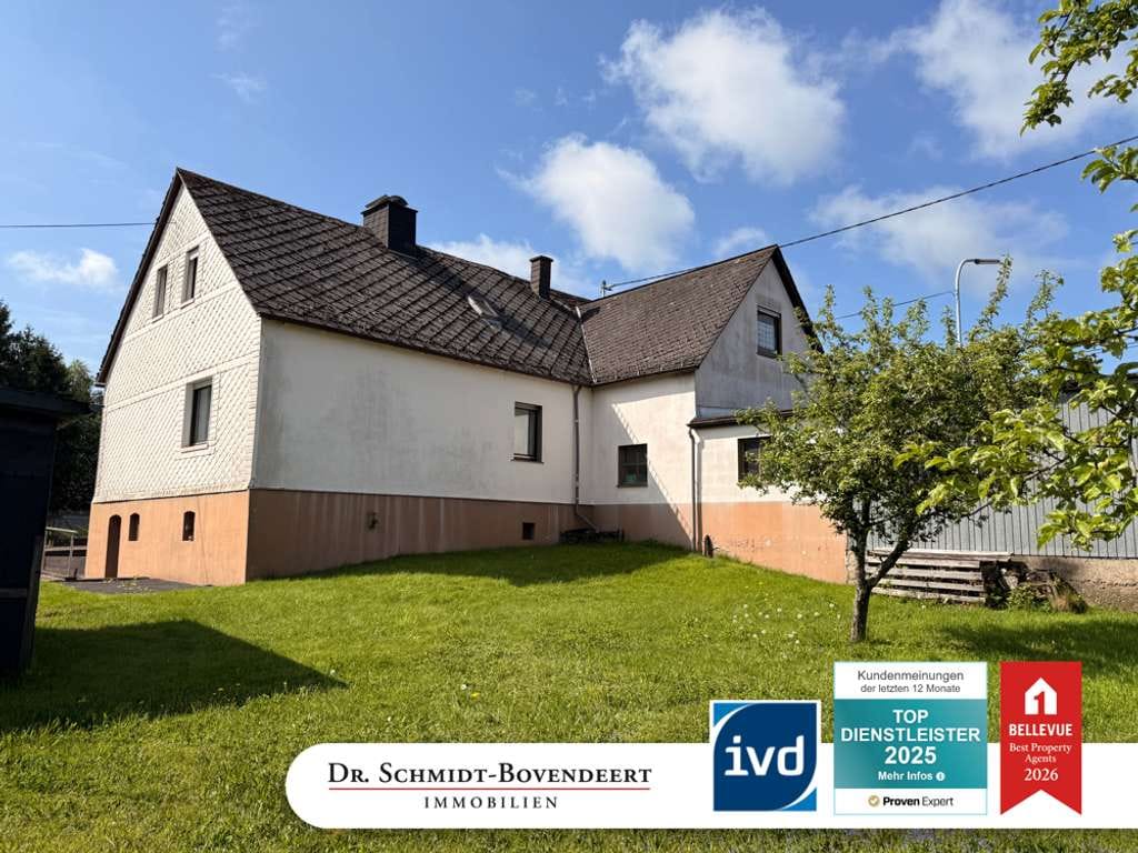 Immobilie in Langenhahn - Großzügiges Einfamilienhaus mit zwei Garagen, Schuppen und attraktivem Grundstück! - Bild 0