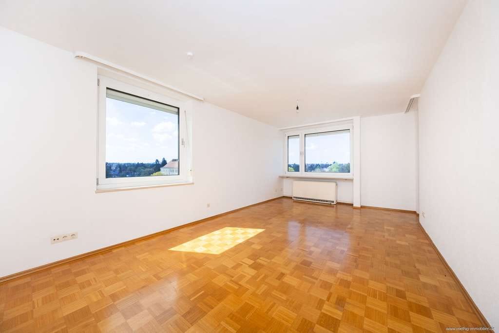 Immobilie in Planegg - Großzügige 4-Zimmer-Wohnung im 5. Obergeschoss mit Aufzug und Balkon in Planegg! - Bild 3