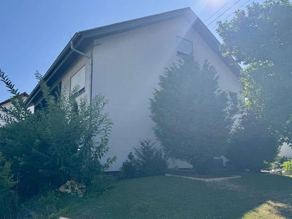 Immobilie in Graben-Neudorf - Vielseitiges Dreifamilienhaus in Top-Lage von Graben-Neudorf (OT Neudorf) - Bild 3