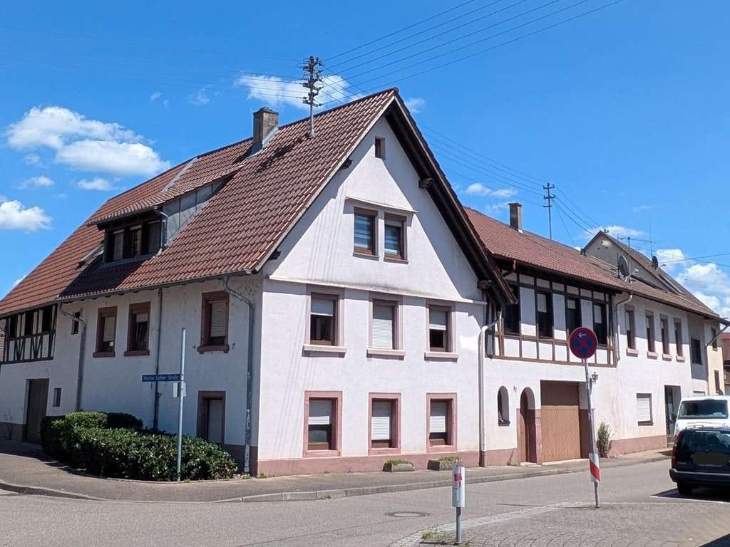 Immobilie in Teningen - Gebäudekomplex mit Entwicklungspotenzial in zentraler Lage von Teningen - Bild 0