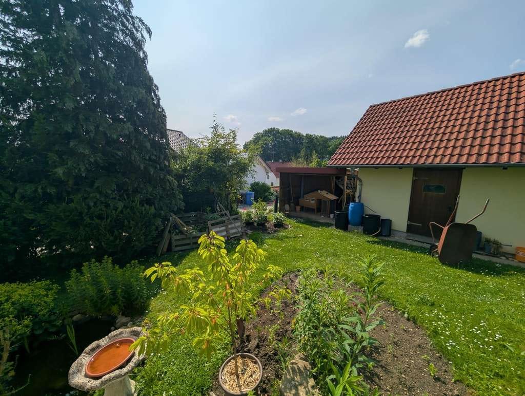 Immobilie in Eigeltingen - Einfamilienhaus mit Doppelgarage mit großem Garten - Bild 2