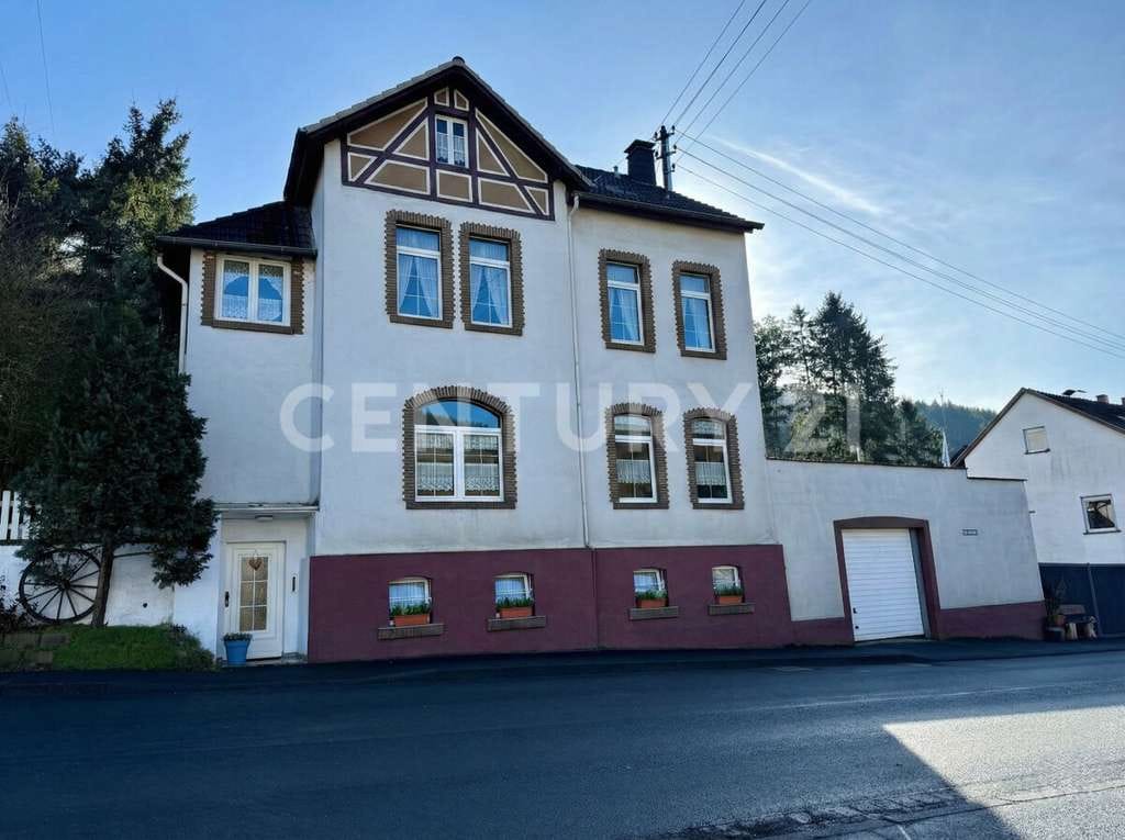 Immobilie in Leimbach - Villa-Charm trifft Motorsport-Leidenschaft: Großes Anwesen mit Baupotenzial nahe dem Nürburgring - Bild 4