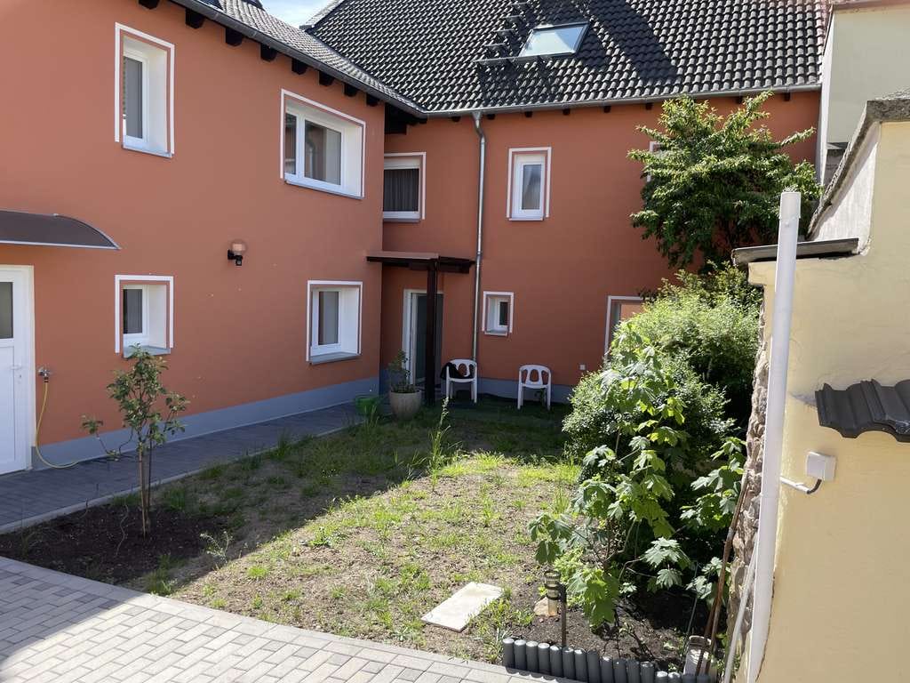 Immobilie in Oestrich-Winkel - Haus mit 7 Zimmern und 224 m² Wohnfläche in Oestrich-Winkel - Bild 1