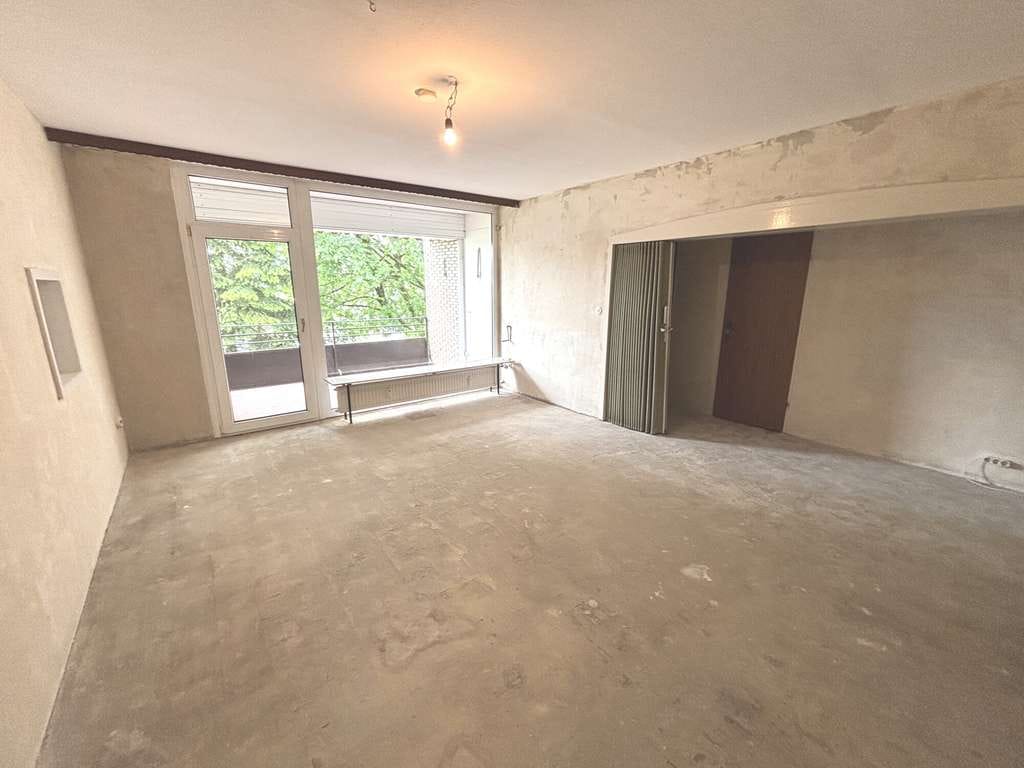 Immobilie in Beckum - Renovierungsbedürftige 4-Zimmer Wohnung mit Garage in zentrumsnaher Lage in Neubeckum! - Bild 2