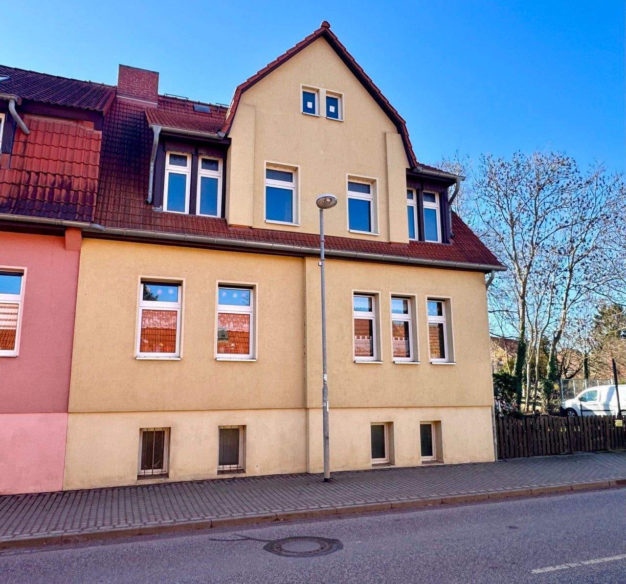 Immobilie in Ballenstedt - Innenstadtlage mit Grundstück --> Doppelhaushälfte mit Ausbaupotential - Bild 1