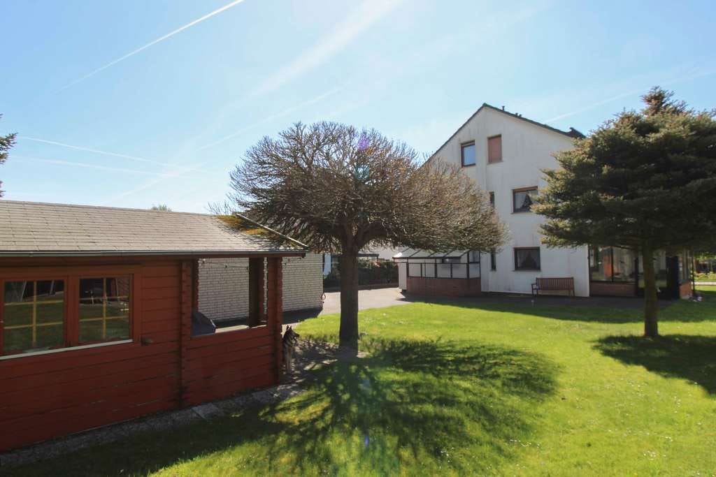 Immobilie in Enger - Pelletheizung & Dämmung: Zweifamilienhaus mit ausgebautem DG & Doppelgarage in Besenkamp  - Bild 1