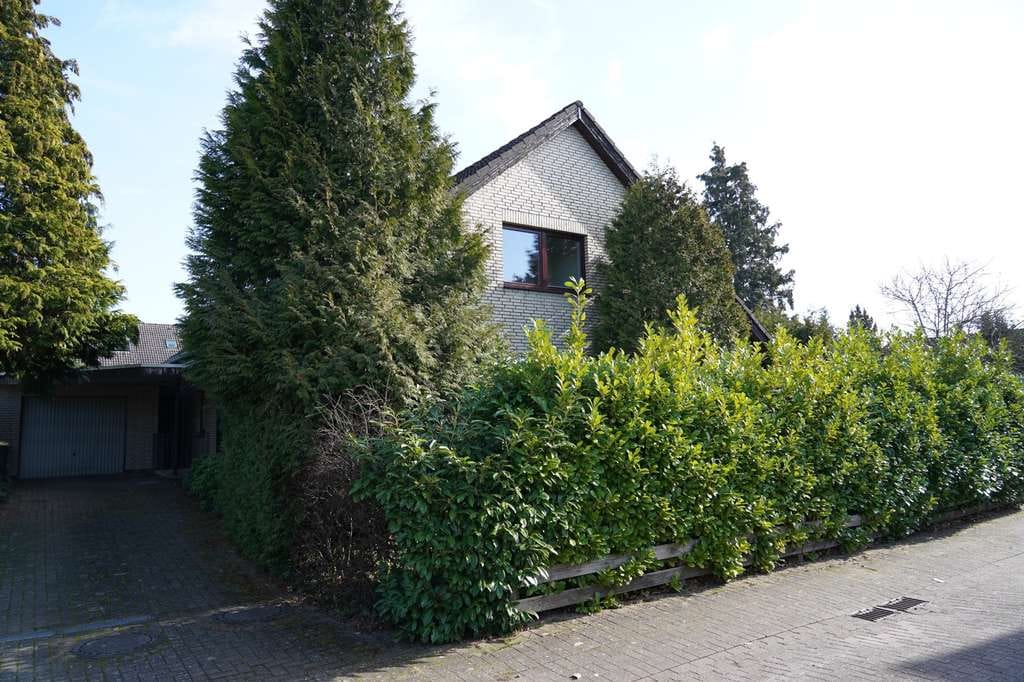 Immobilie in Burgdorf - * Gehobener Wohnkomfort in Burgdorf/Weststadt * - großzügiges EFH mit 2 Terrassen u. Garage - Bild 0