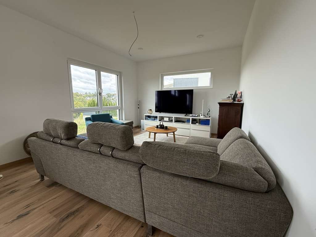 Immobilie in Hümmerich - Neuwertiges EFH mit moderner Technik in herrlicher Aussichtslage - Bild 3