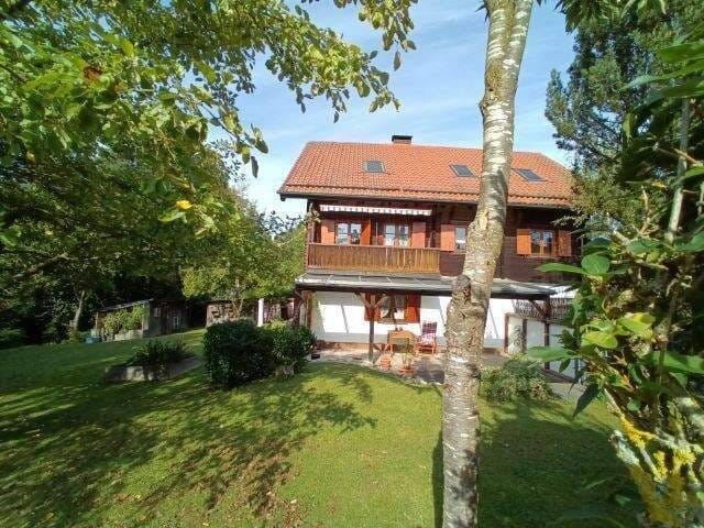 Immobilie in Bayerbach b. Ergoldsbach - Ländliches Domizil mit Einliegerwohnung und herrlichem  Grundstück in ruhiger Lage - Bild 2