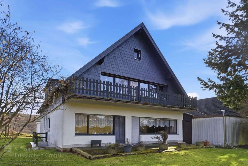 Immobilie in Bad Münstereifel - Bad Münstereifel-Langscheid: großzügiges Zweifamilienhaus mit Doppelgarage, Garten und optionalem - Bild 2