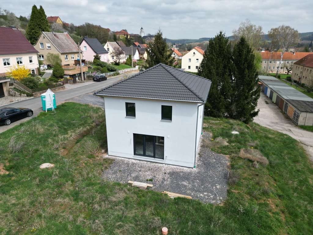 Immobilie in Crossen an der Elster - Neubau mit Gestaltungsspielraum - Innenausbau fertig und Garten mitgestalten - Preis auf Anfrage - Bild 0