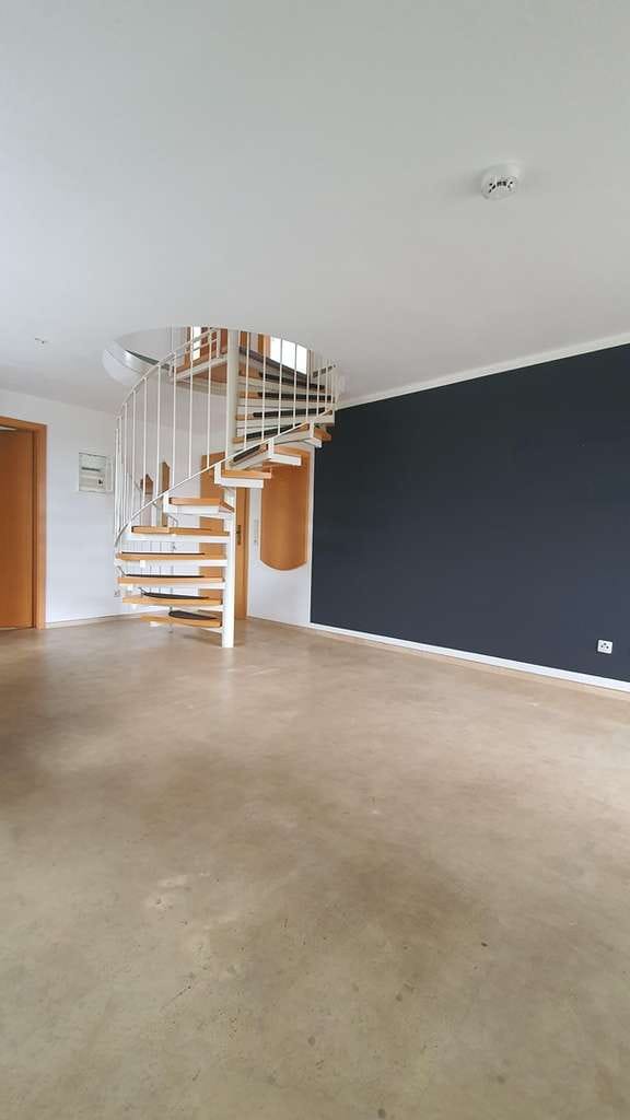 Immobilie in Kirchberg an der Murr - Helle 2 1/2-Zi.-Maisonette Whg. mit toller Aussicht in Kirchberg - Bild 1